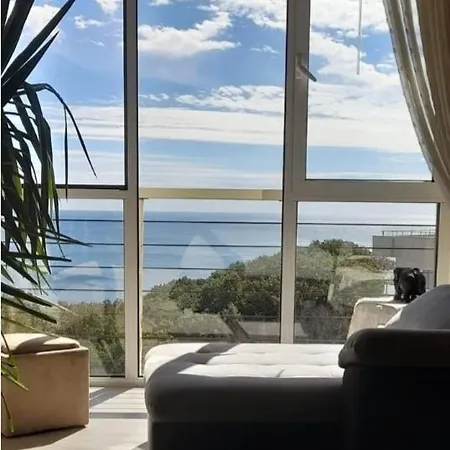 Wavetower Golden Sands